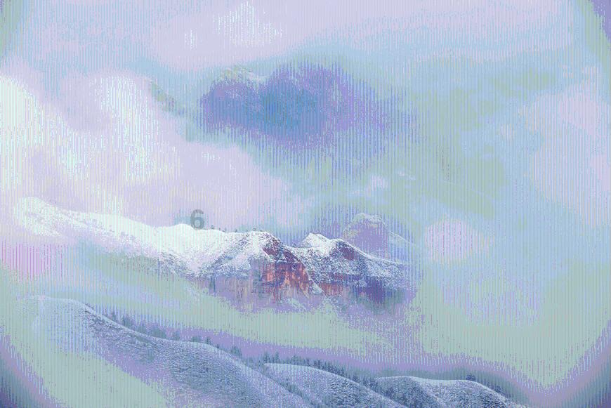雪天高速结冰，车主们被困高速，附近村民免费送来泡面热水